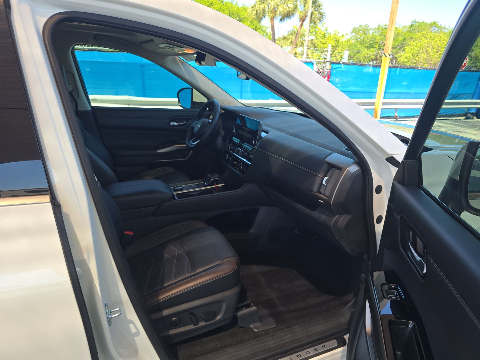 2024 Nissan Pathfinder Platinum AWD