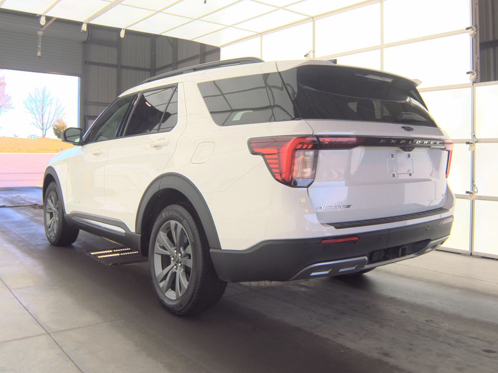 2025 Ford Explorer Active AWD