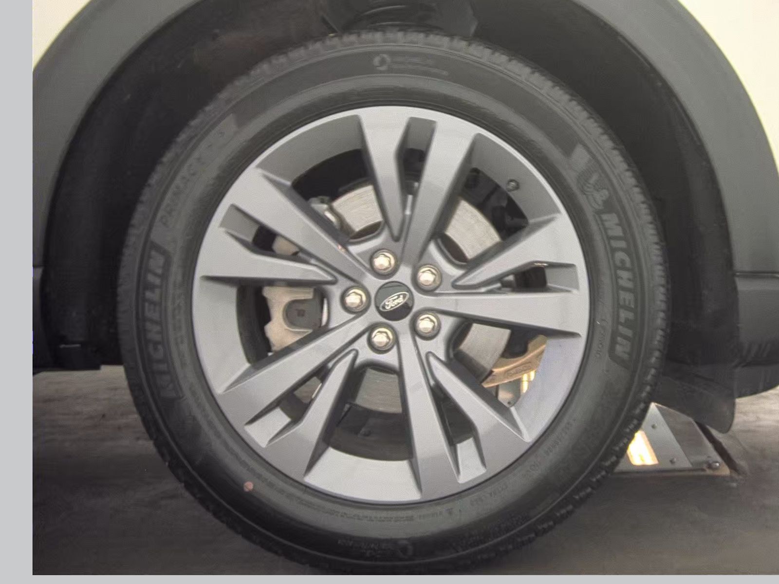 2025 Ford Explorer Active AWD