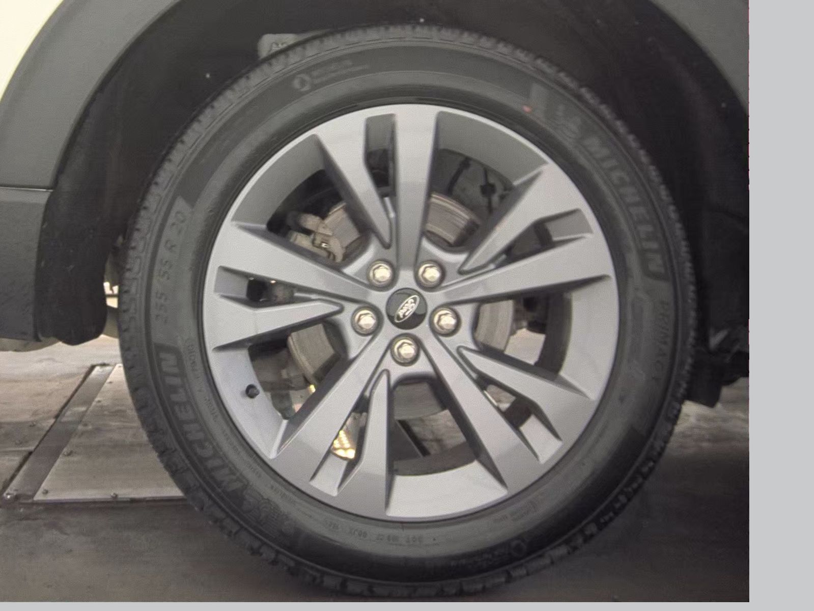 2025 Ford Explorer Active AWD