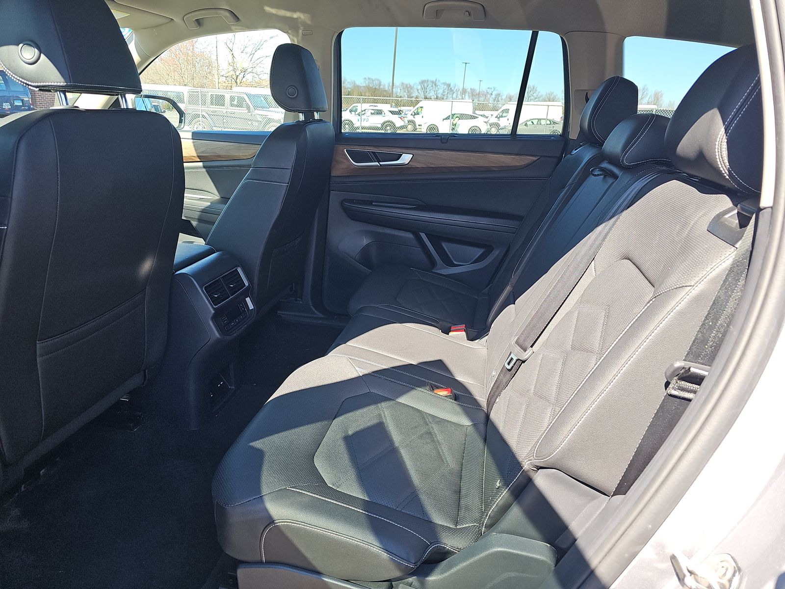 2025 Volkswagen Atlas 2.0T SE AWD