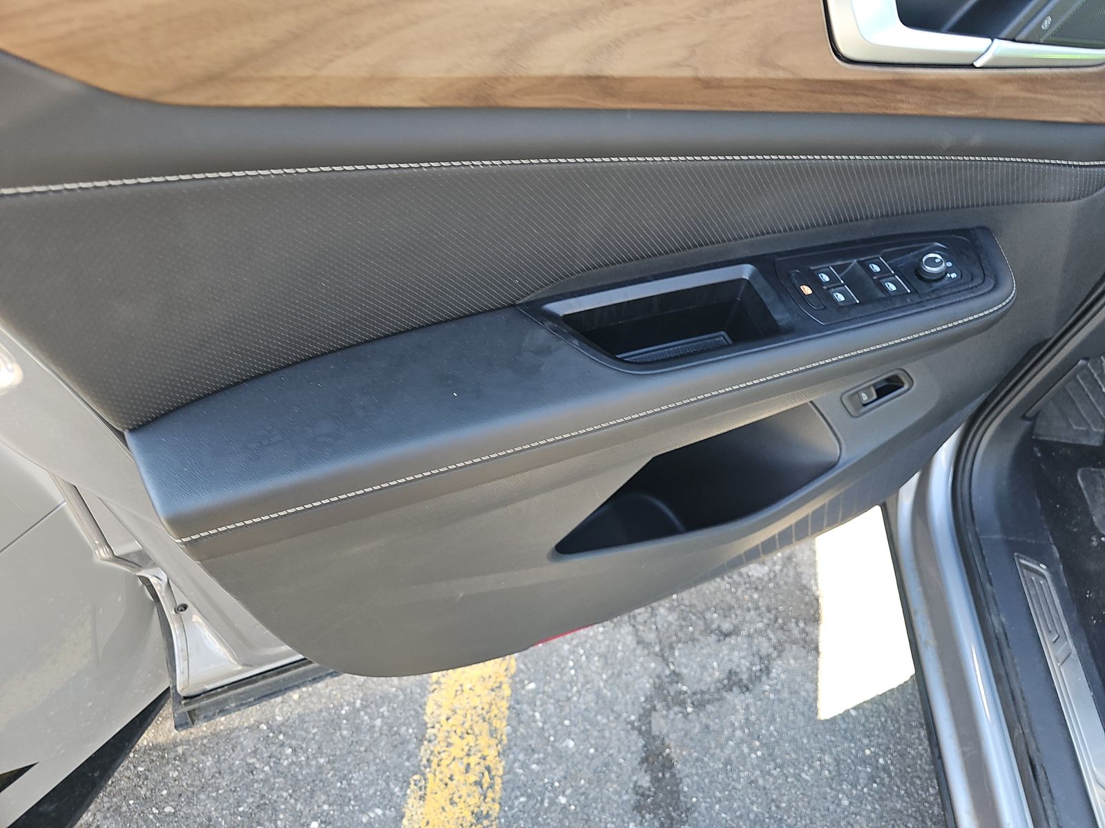 2025 Volkswagen Atlas 2.0T SE AWD