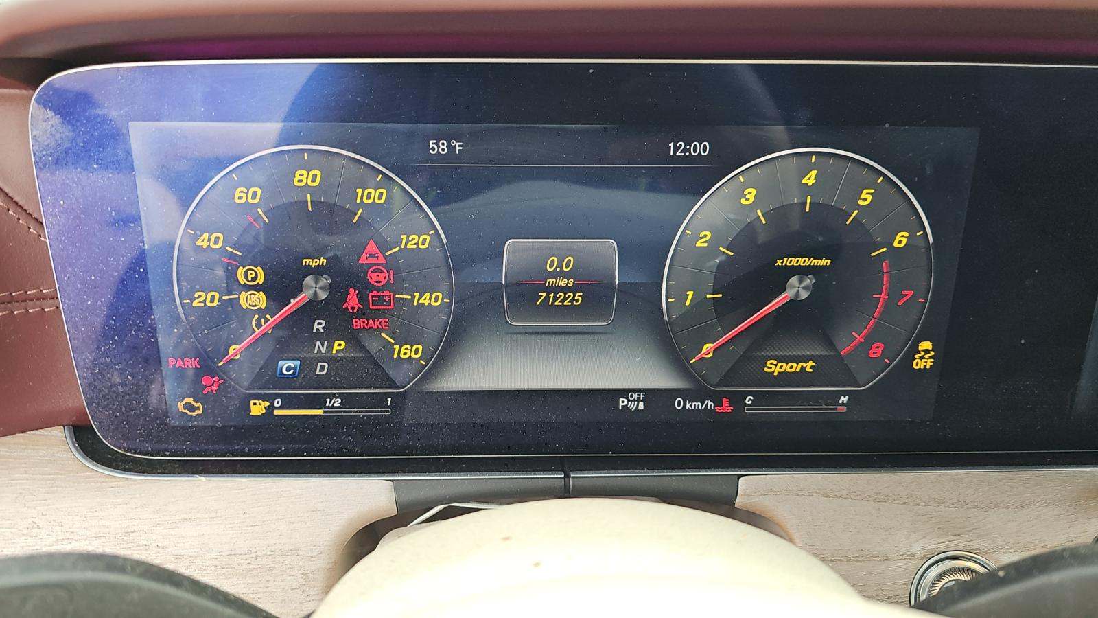 Mercedes-Benz E 400 4MATIC Coupe снимка Mercedes-Benz E 400 4MATIC Coupe