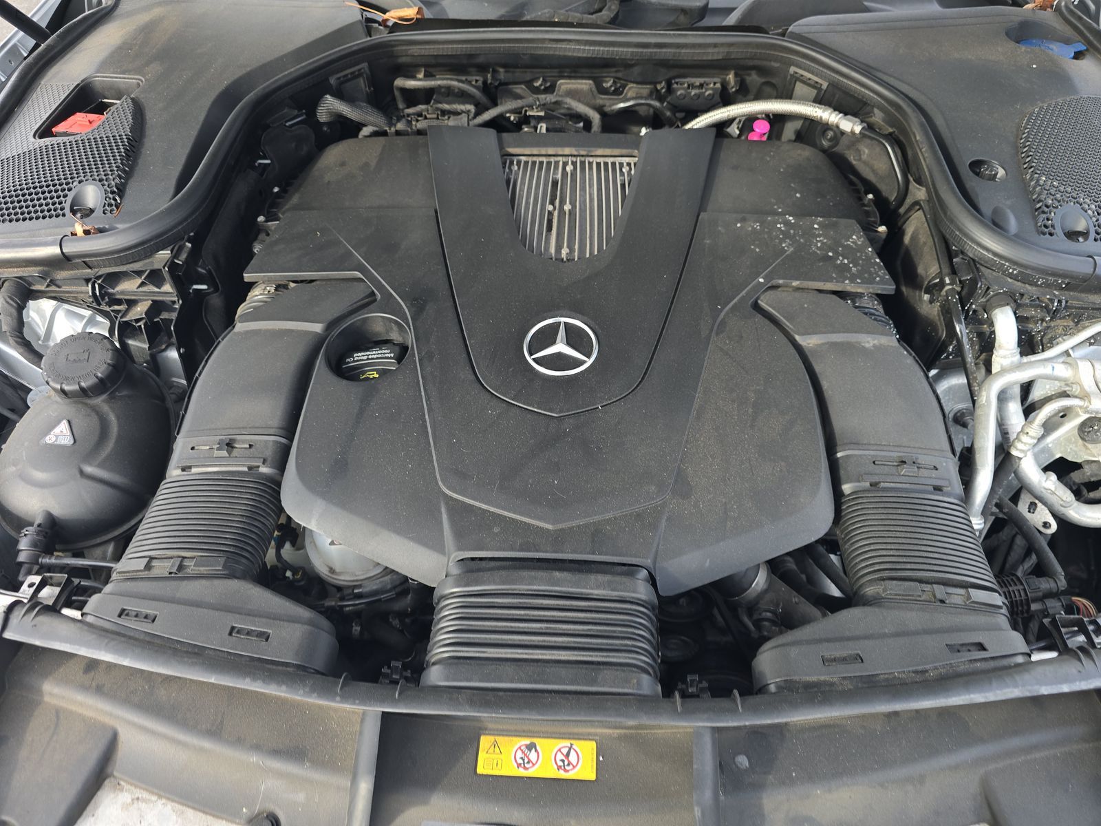 Mercedes-Benz E 400 4MATIC Coupe снимка Mercedes-Benz E 400 4MATIC Coupe