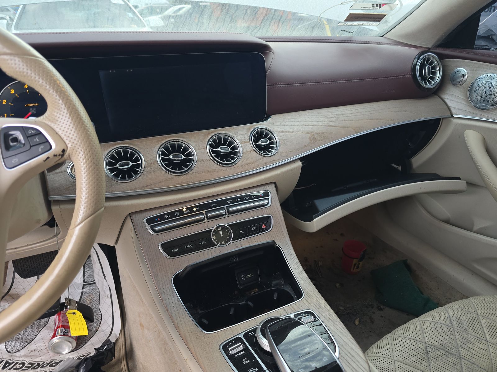 Mercedes-Benz E 400 4MATIC Coupe снимка Mercedes-Benz E 400 4MATIC Coupe