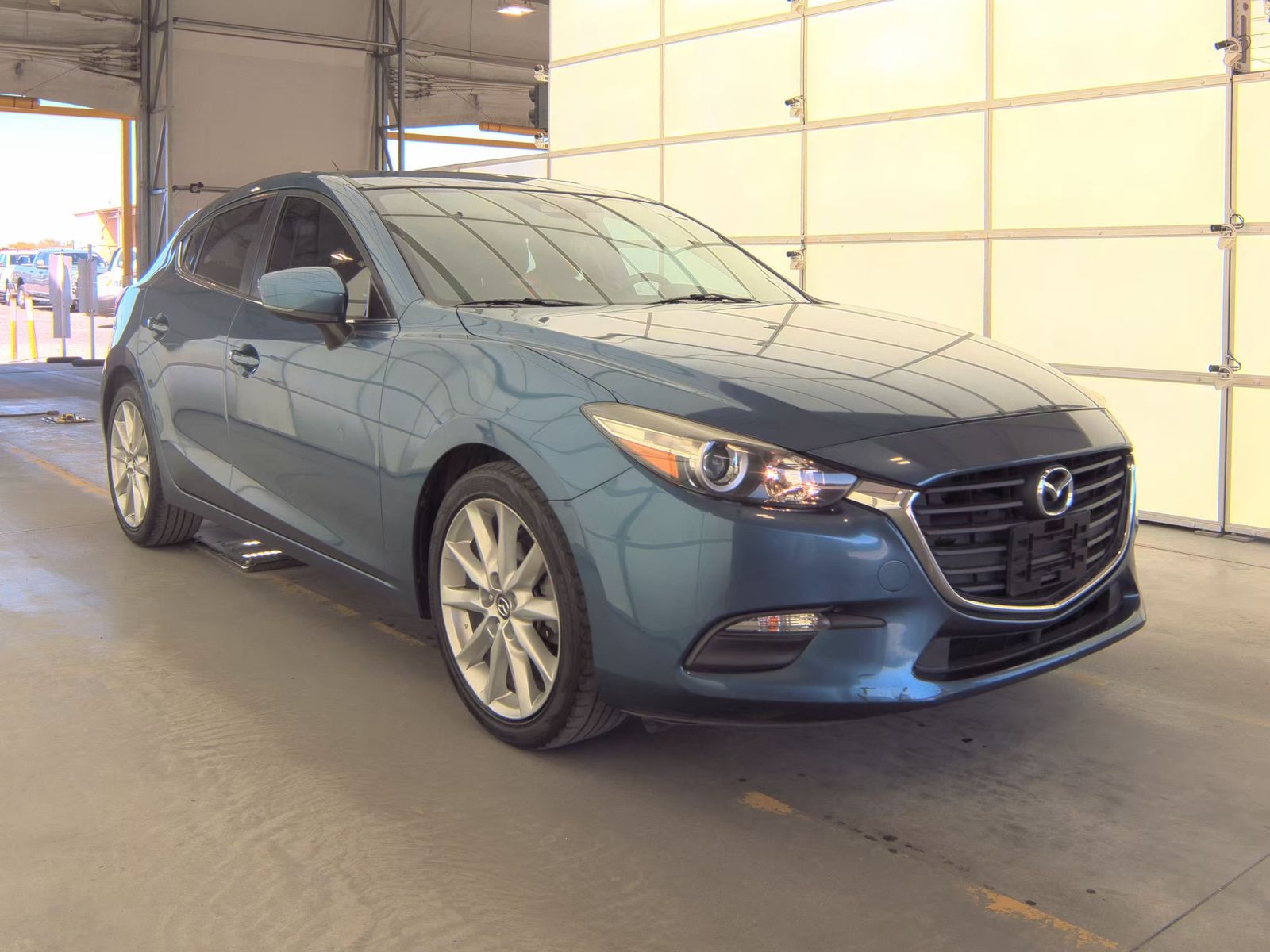 2017 MAZDA MAZDA3 Touring FWD