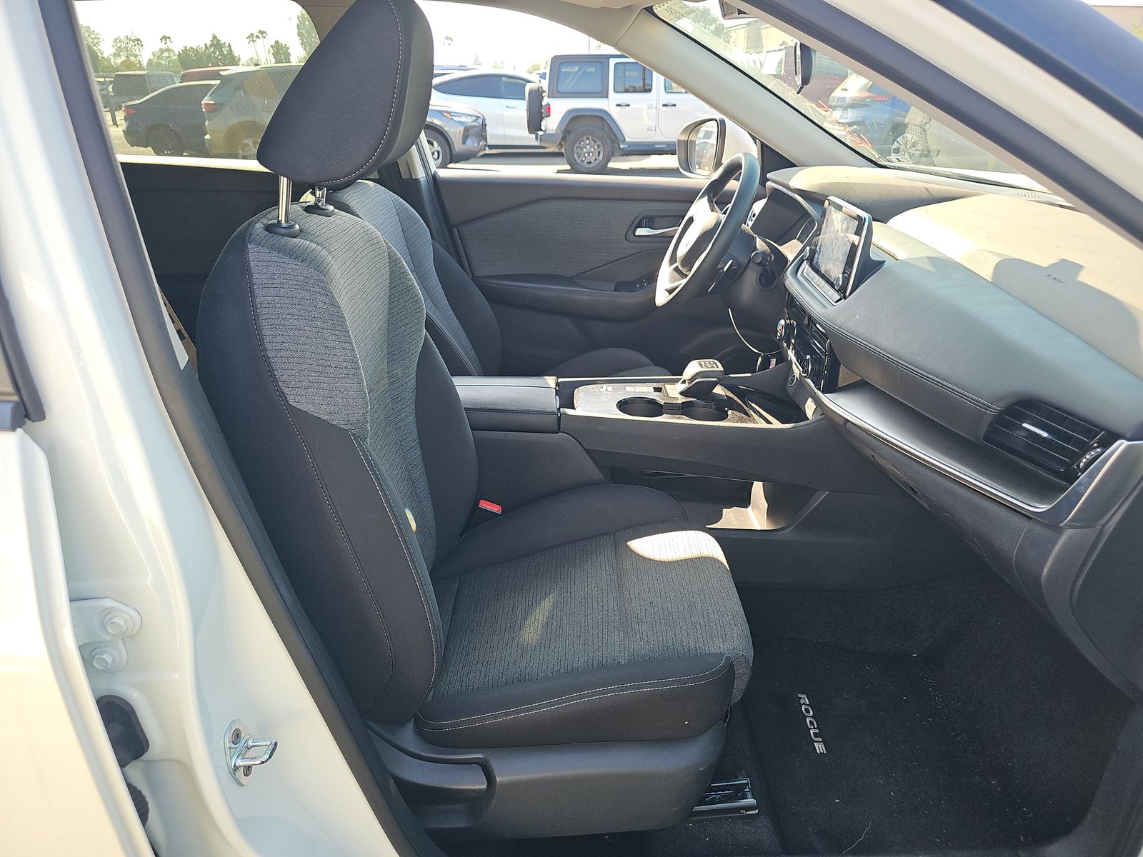 2022 Nissan Rogue SV FWD