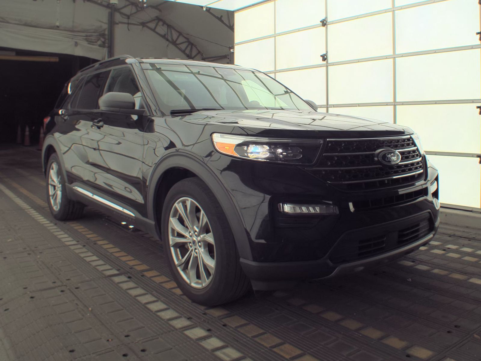 2023 Ford Explorer XLT FWD