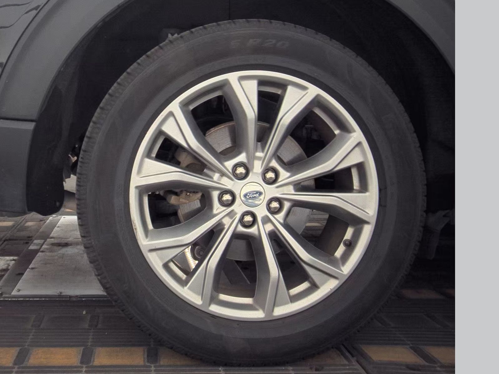 2023 Ford Explorer XLT FWD