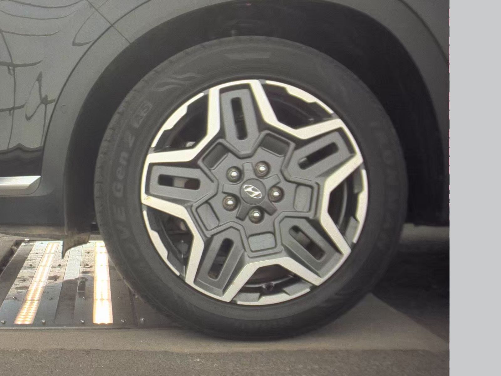 HYUNDAI LIMITED - 10