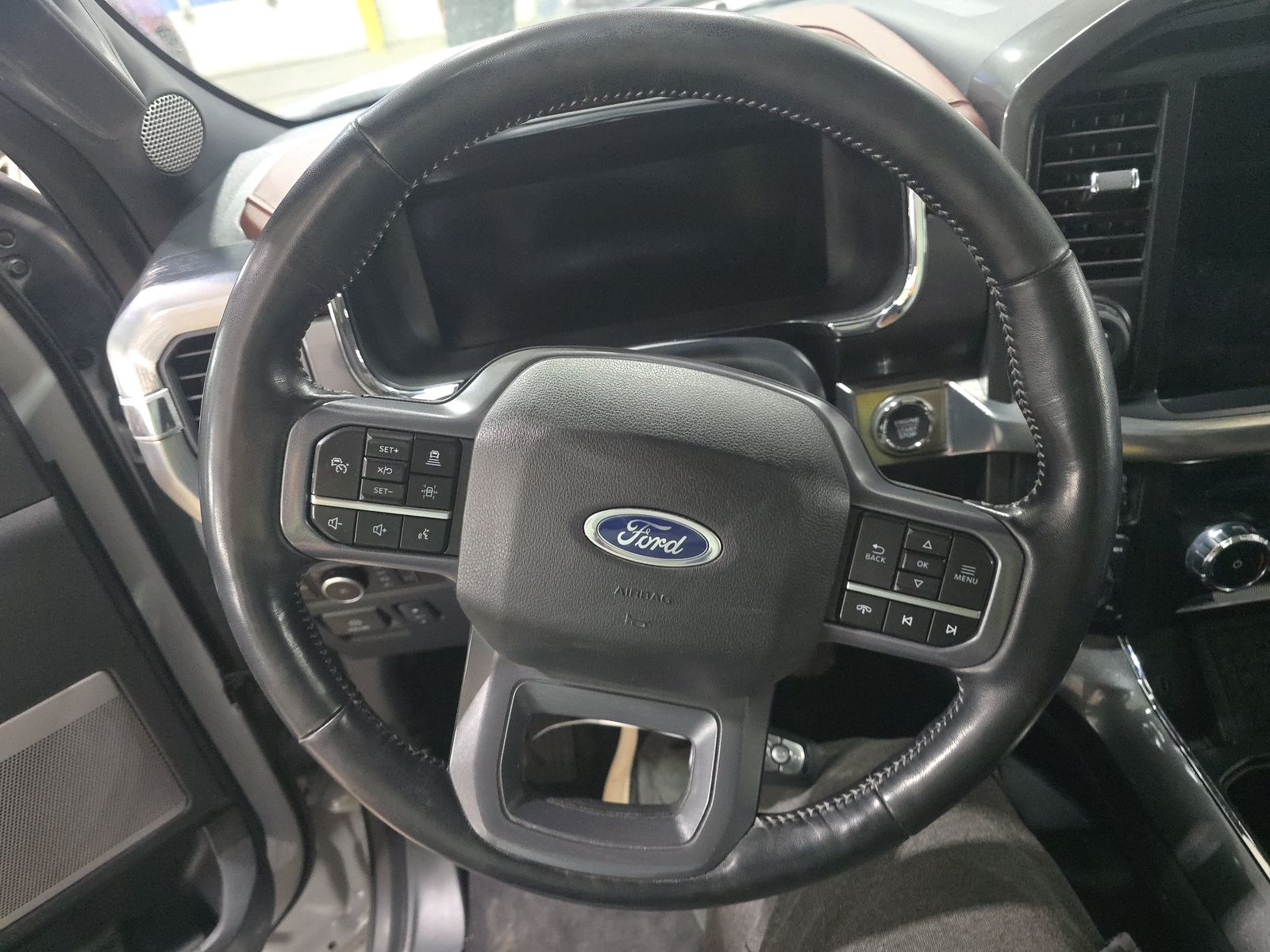 2023 Ford F-150 Lariat AWD