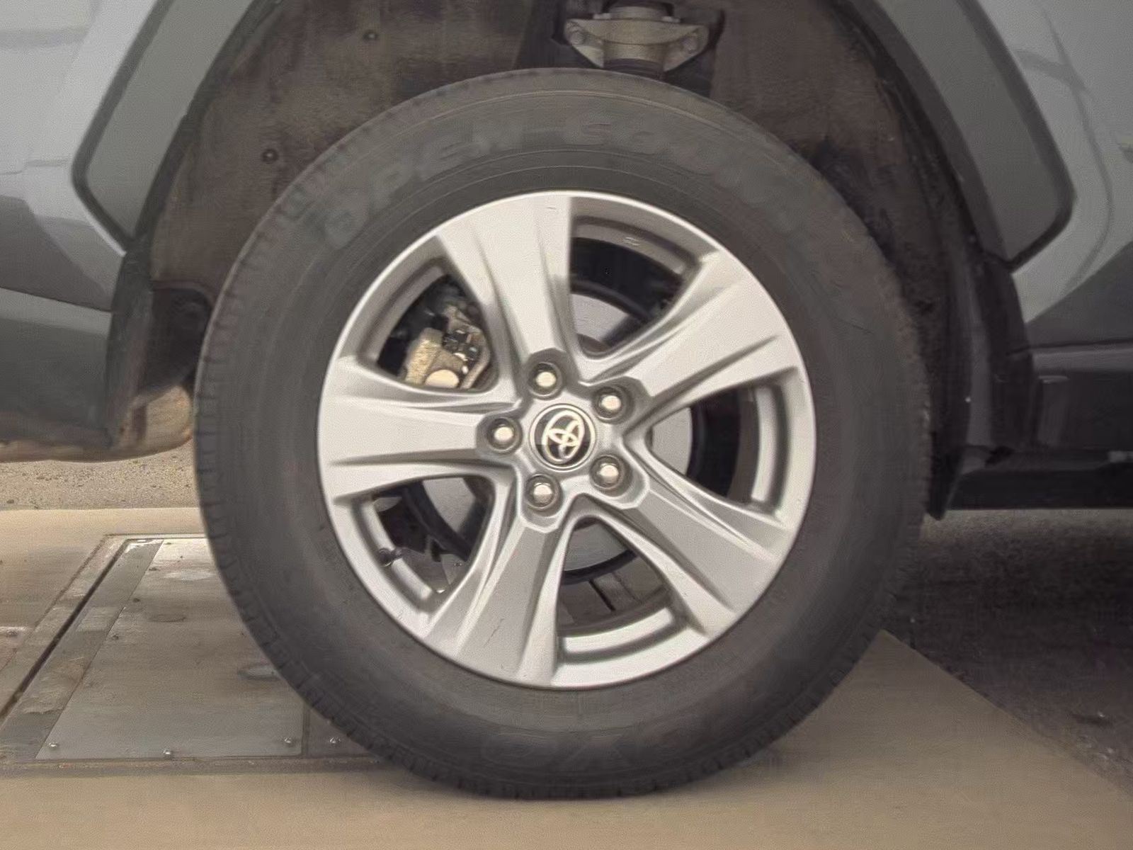 2024 Toyota RAV4 XLE FWD