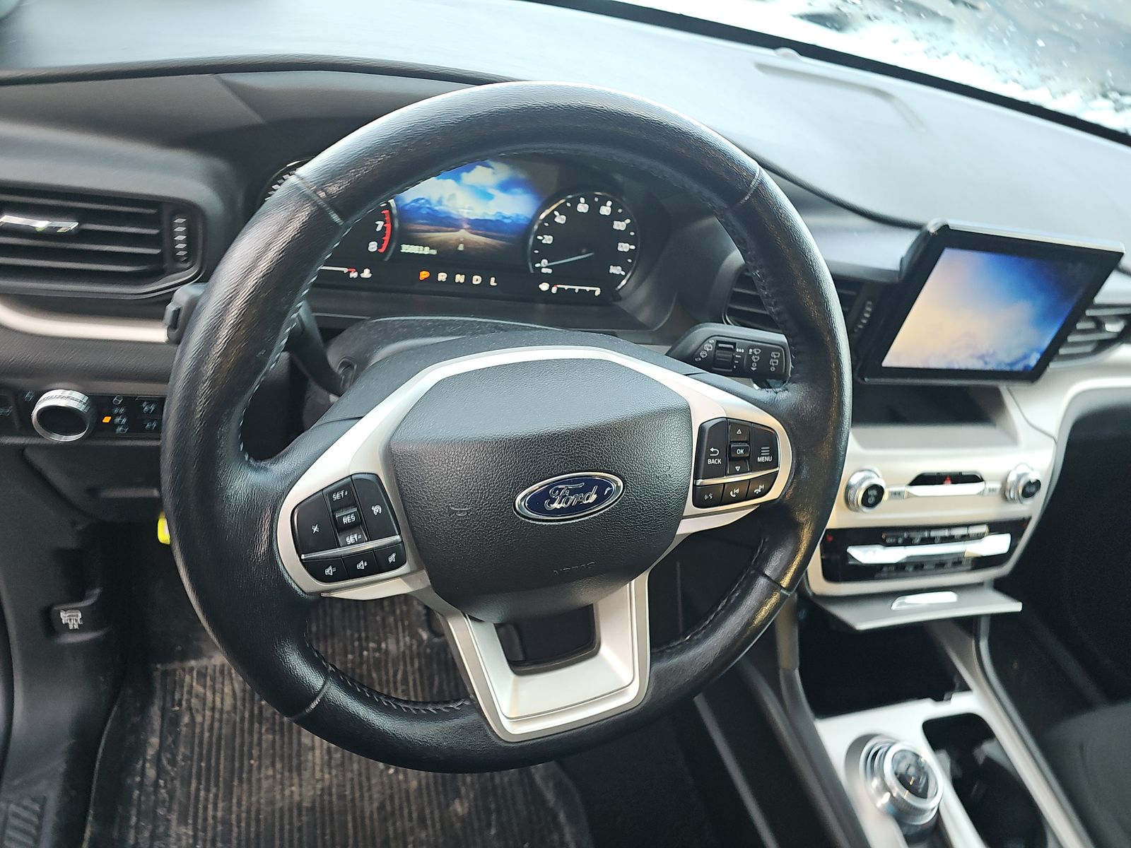 2023 Ford Explorer XLT AWD