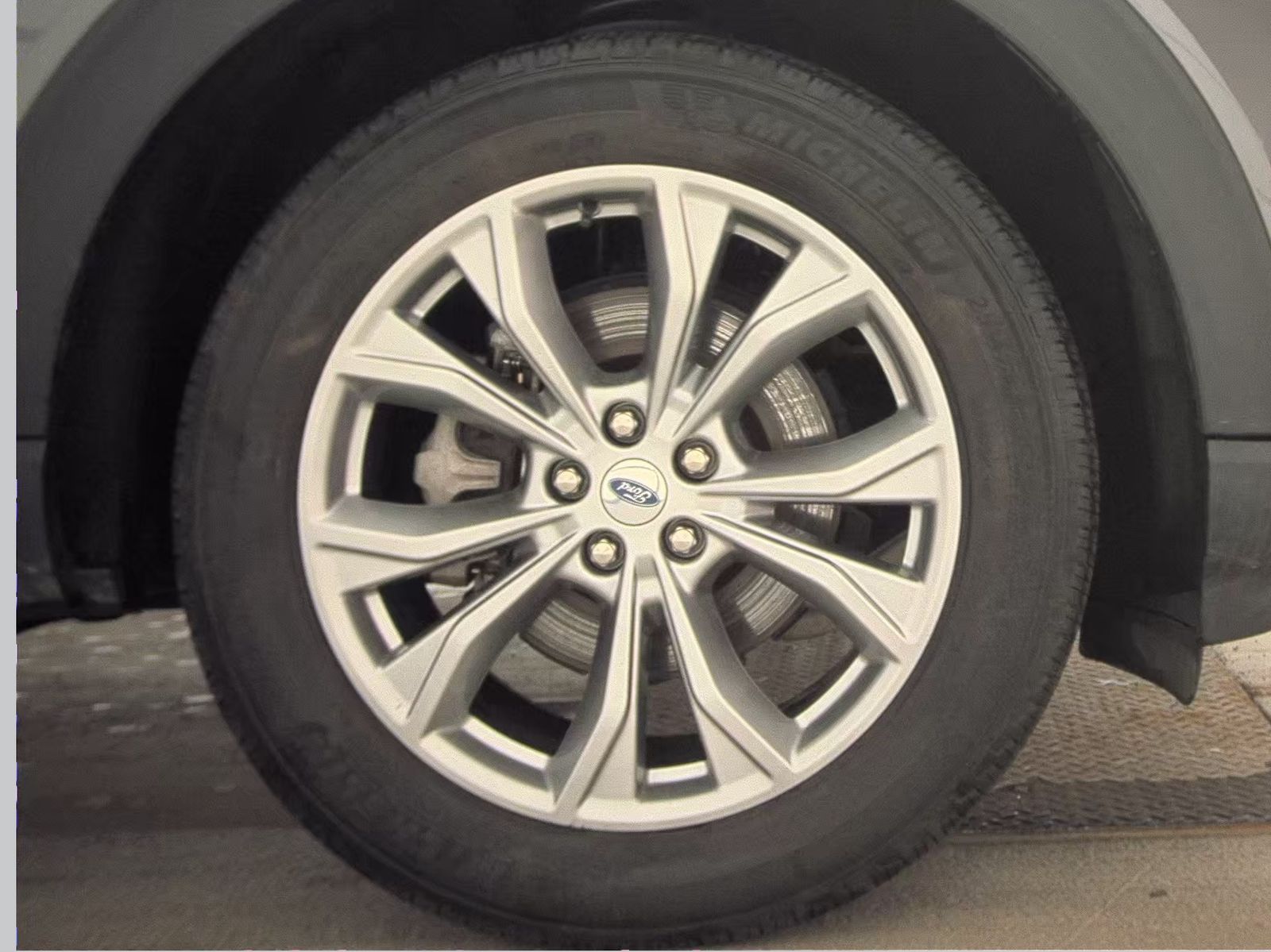 2023 Ford Explorer XLT AWD