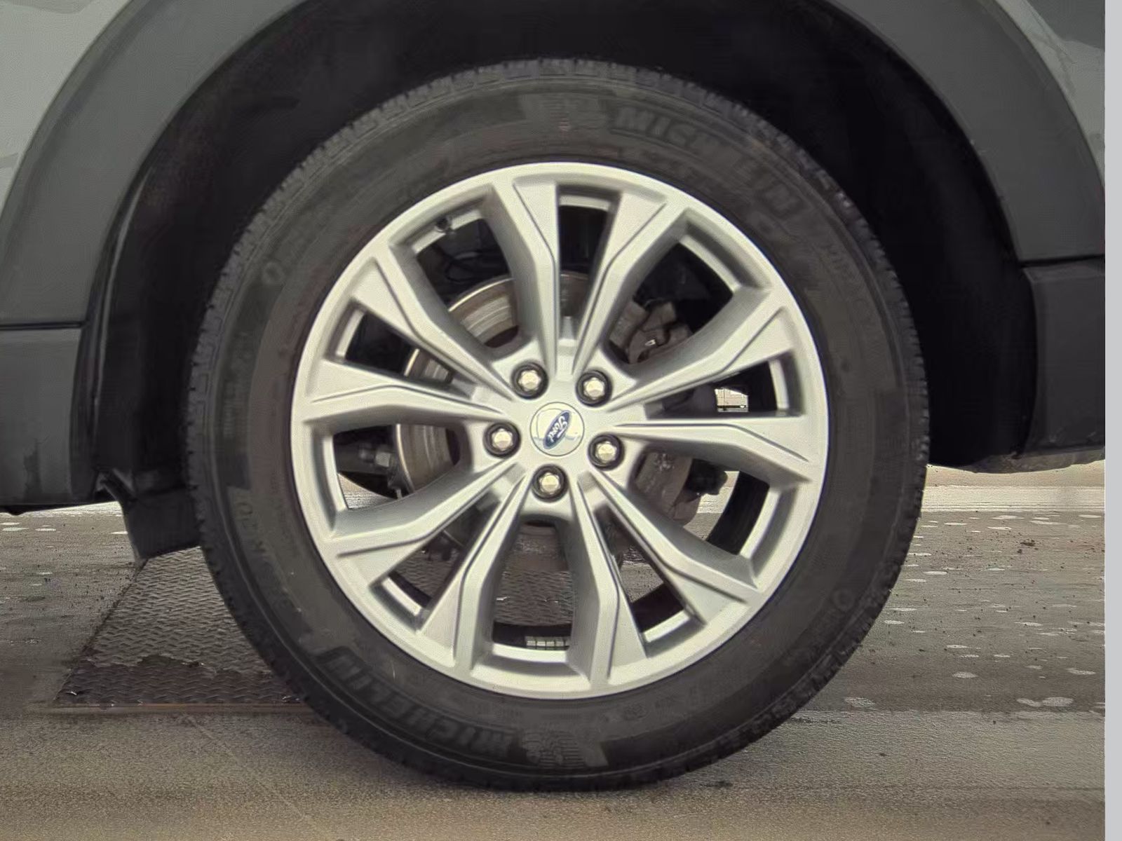 2023 Ford Explorer XLT AWD