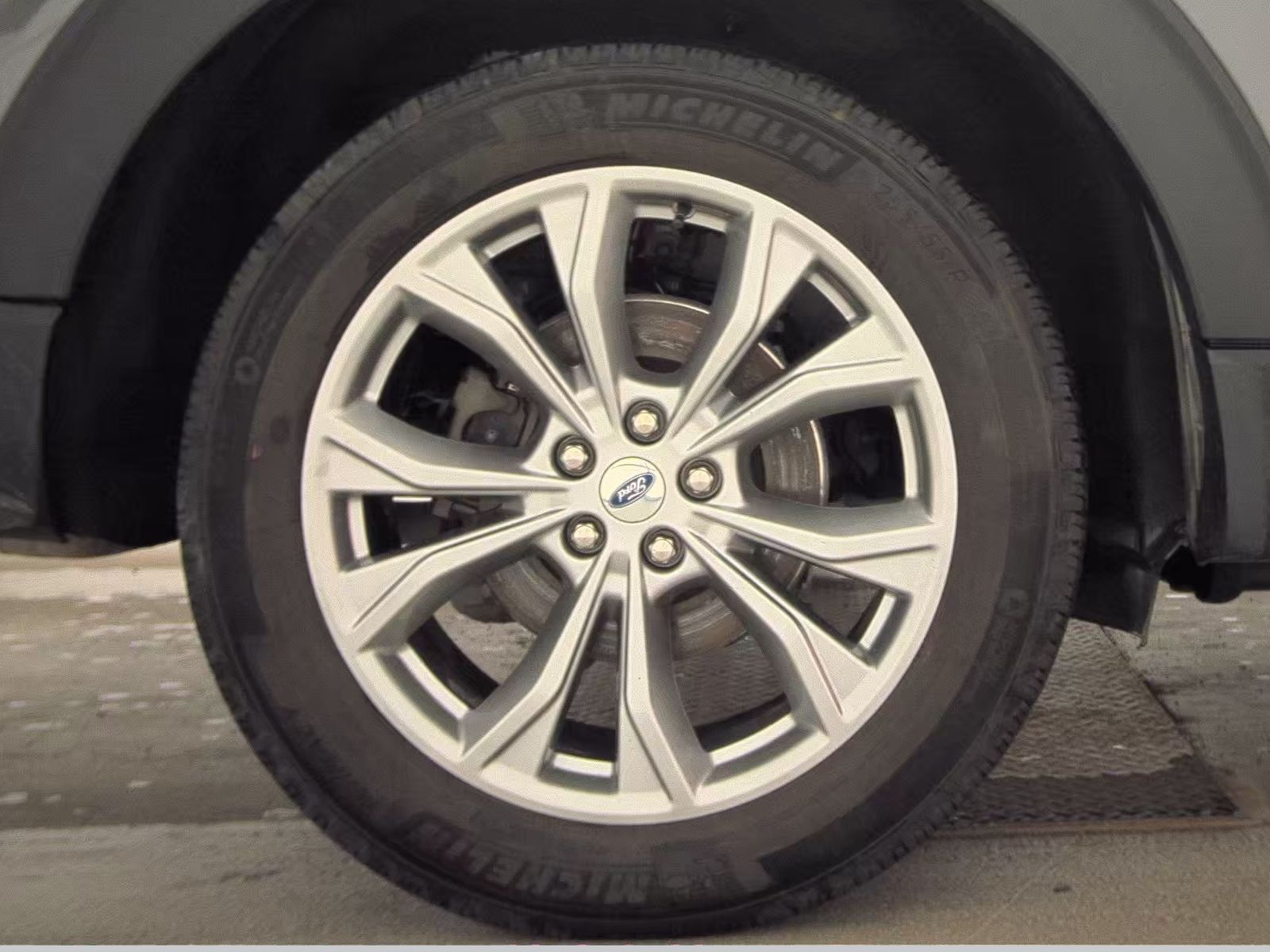 2023 Ford Explorer XLT AWD