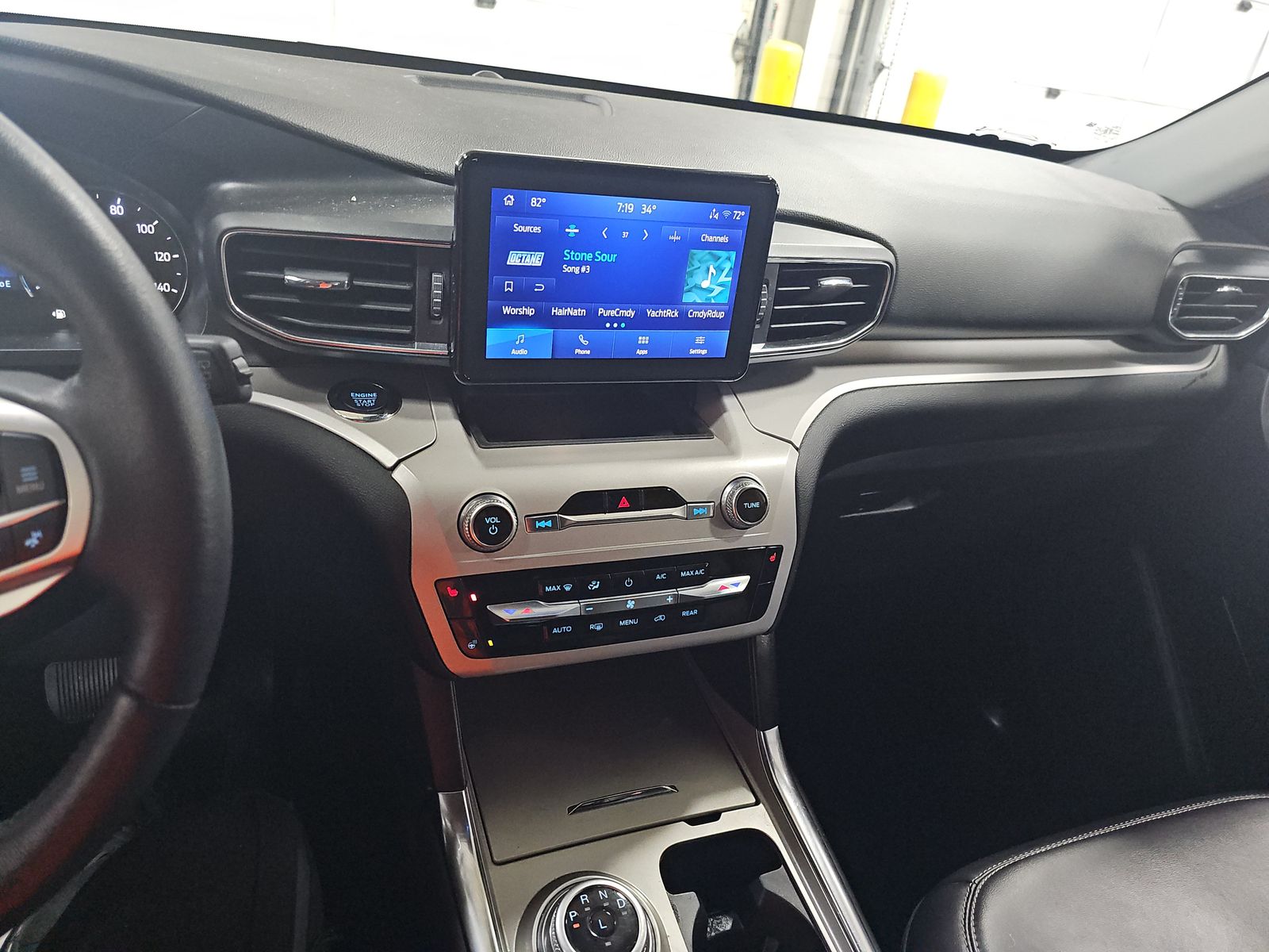 2023 Ford Explorer XLT AWD