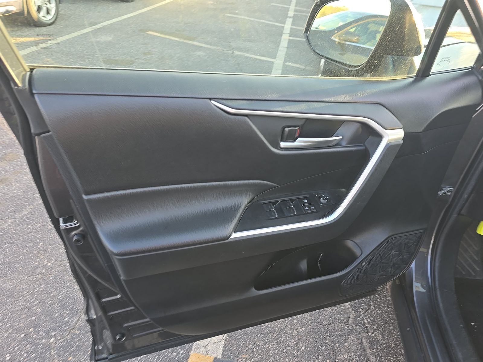 2024 Toyota RAV4 XLE FWD