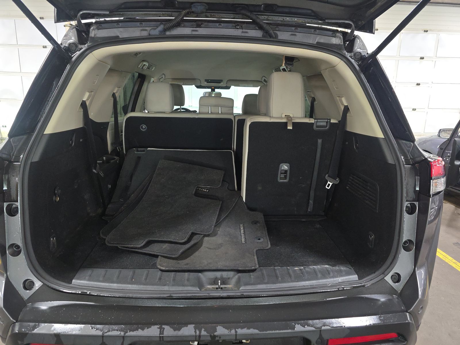 2022 Nissan Pathfinder SV AWD