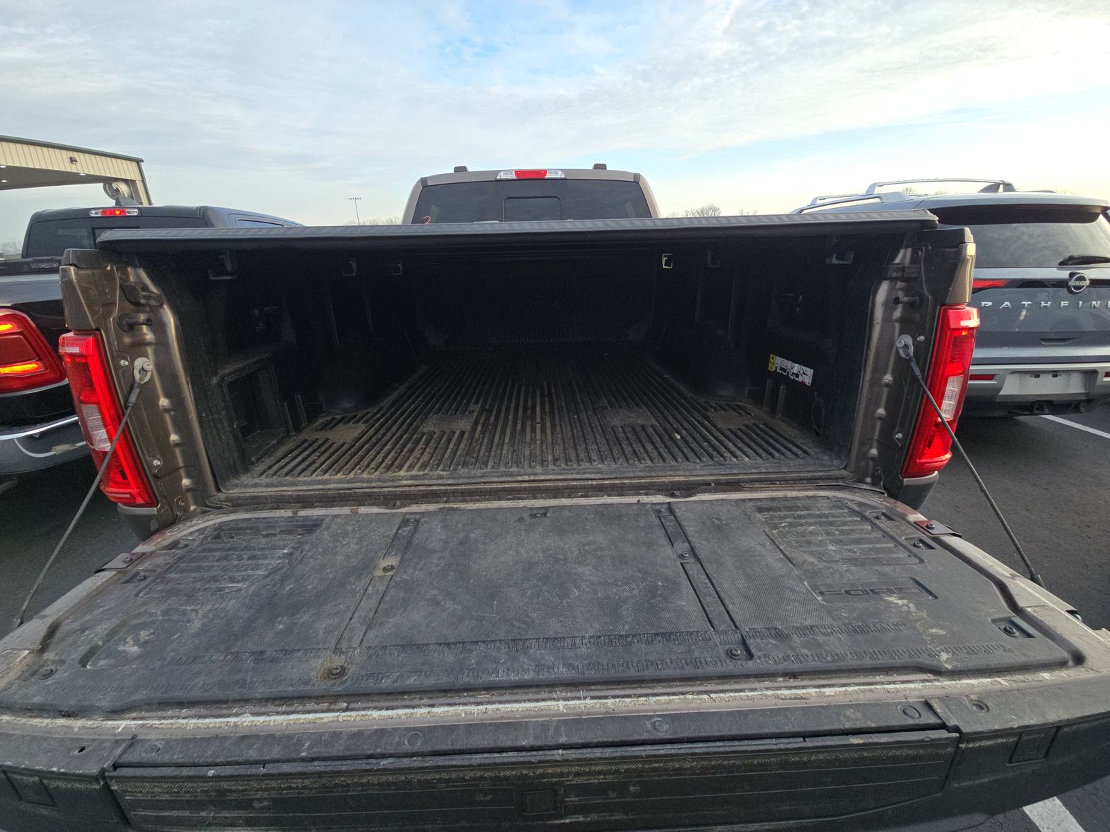 2023 Ford F-150 XLT AWD