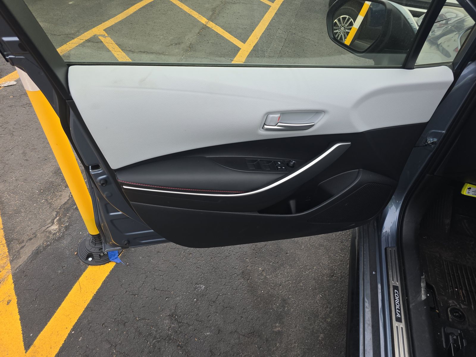 2025 Toyota Corolla Hybrid SE FWD