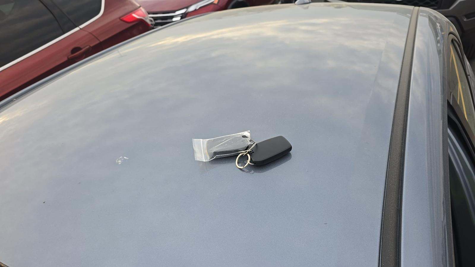 2025 Toyota Corolla Hybrid SE FWD