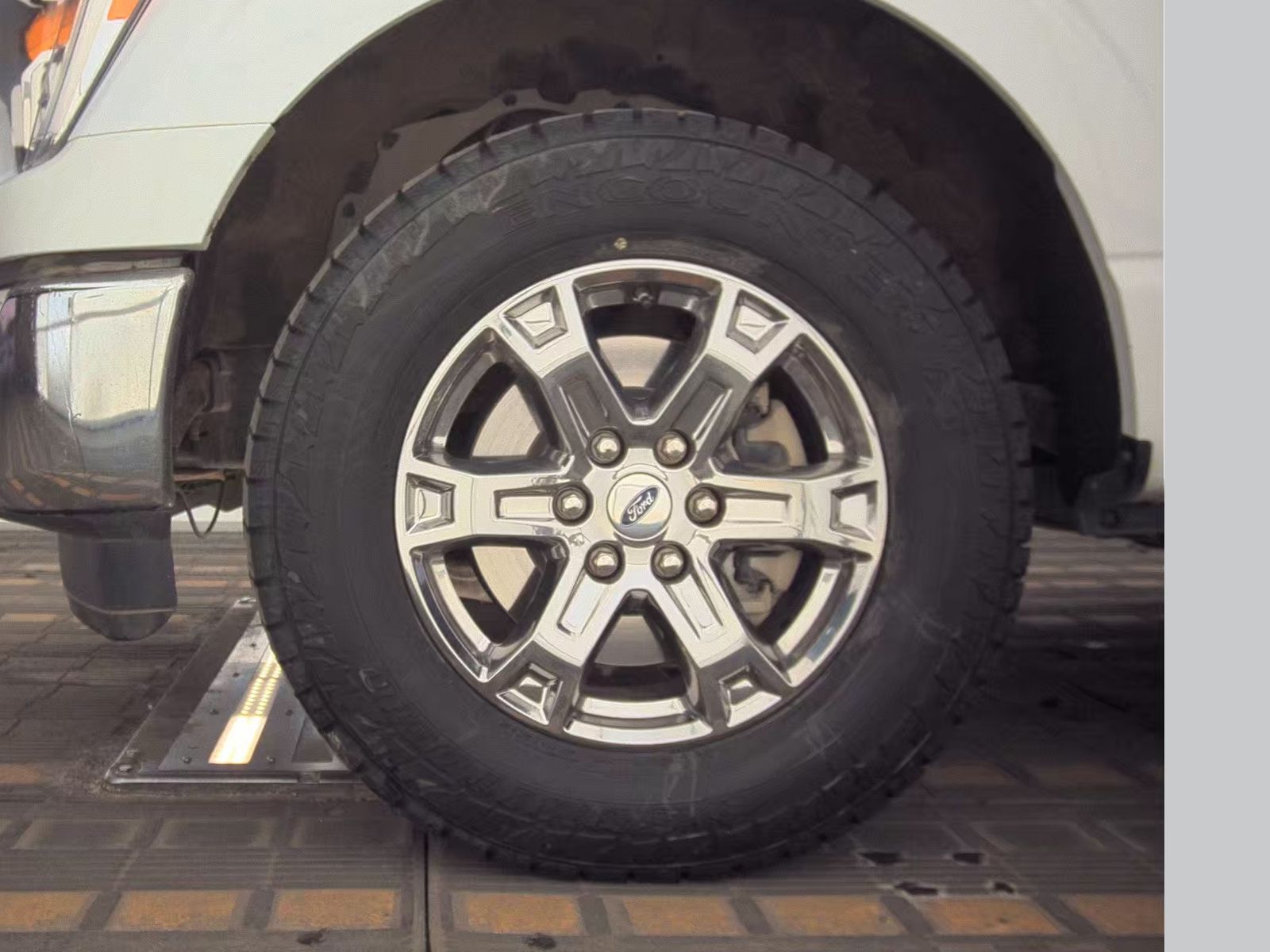 2023 Ford F-150 Lariat AWD