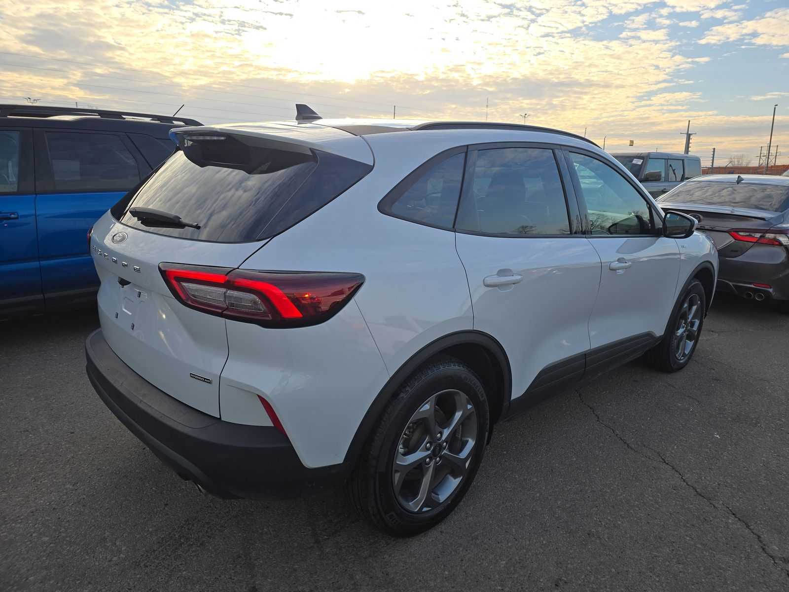 2025 Ford Escape Hybrid ST-Line Elite AWD