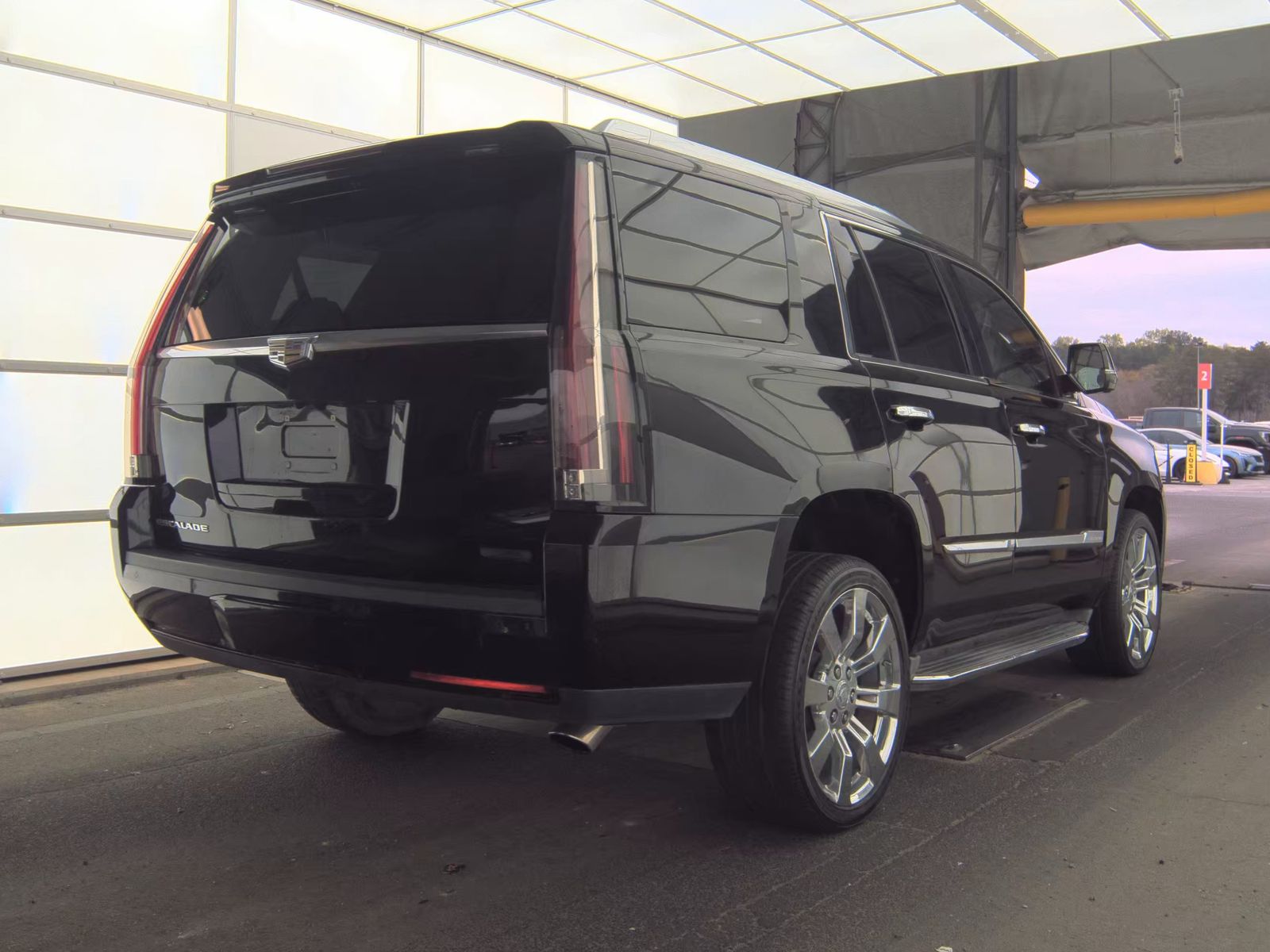 2016 Cadillac Escalade Luxury RWD