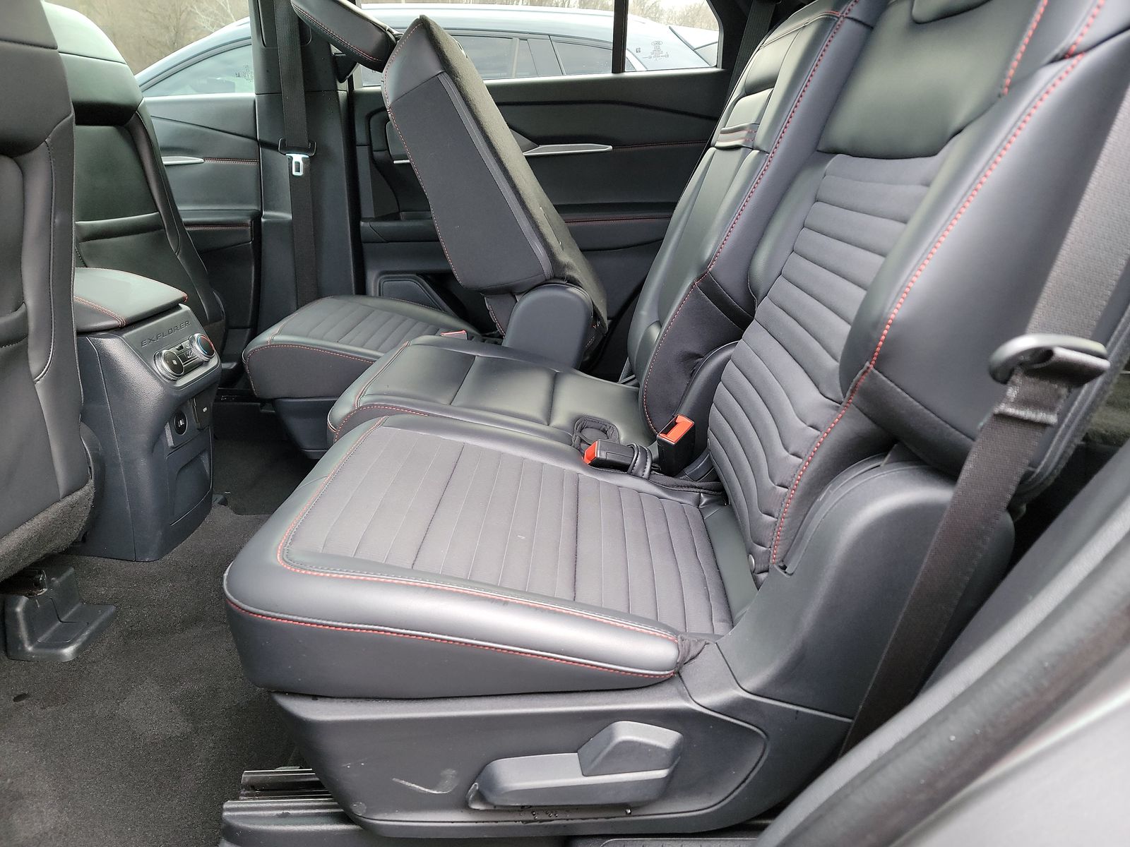 2025 Ford Explorer ST-Line AWD