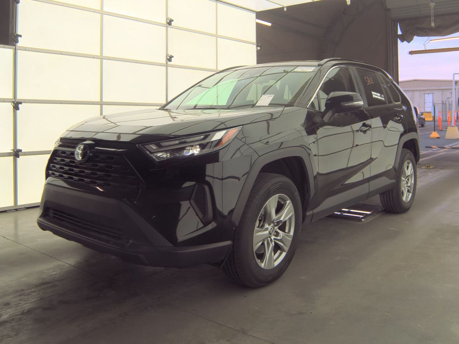 2024 Toyota RAV4 XLE FWD