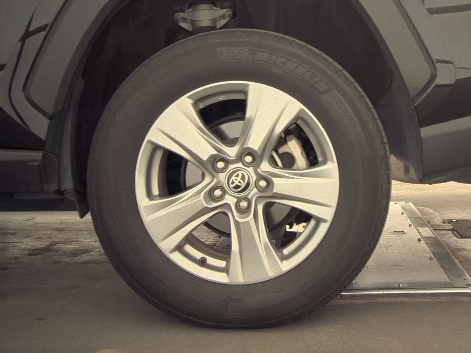 2024 Toyota RAV4 XLE FWD