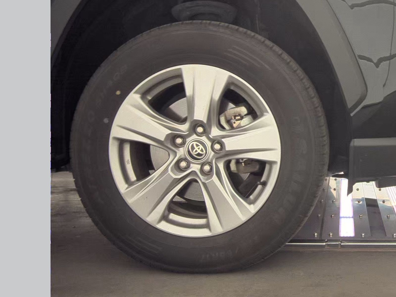 2024 Toyota RAV4 XLE FWD