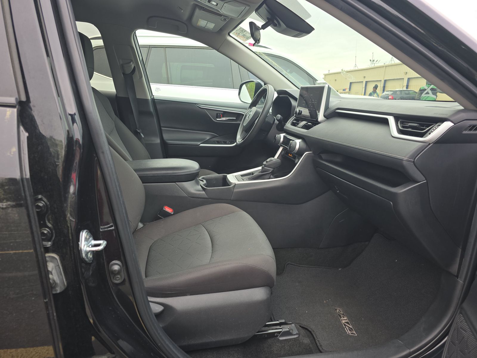 2024 Toyota RAV4 XLE FWD