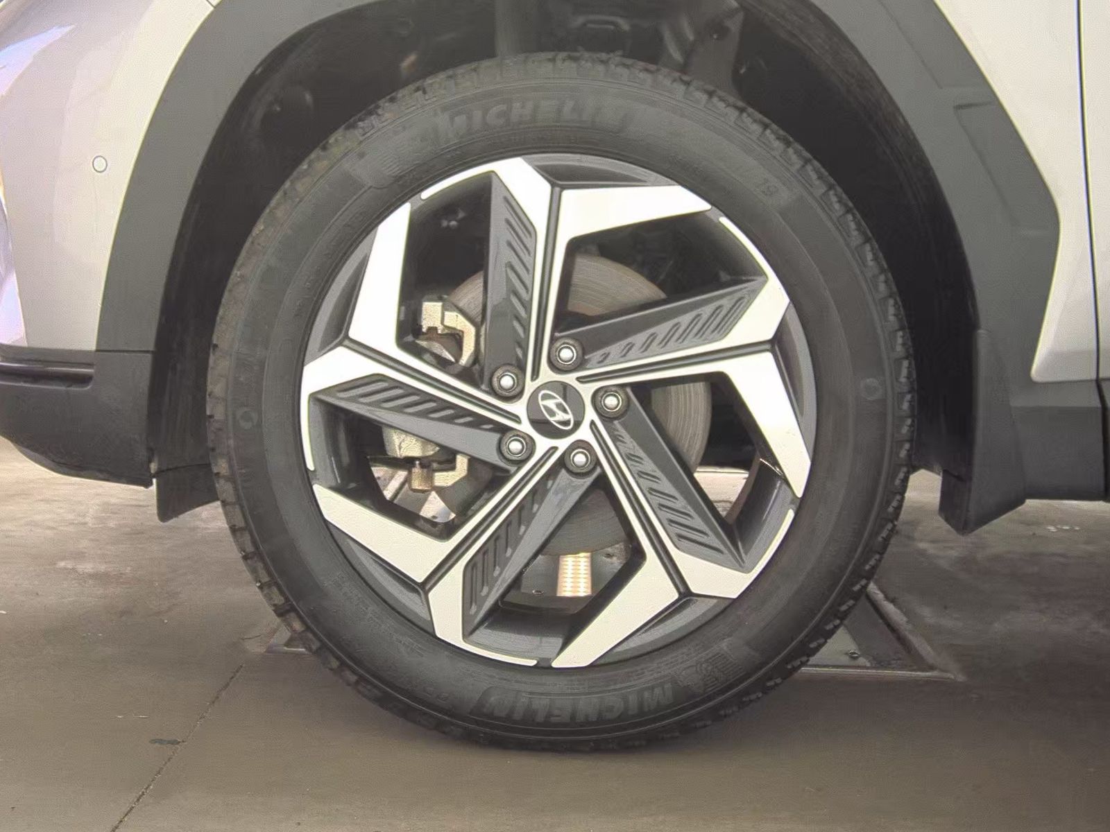 HYUNDAI LIMITED - 10