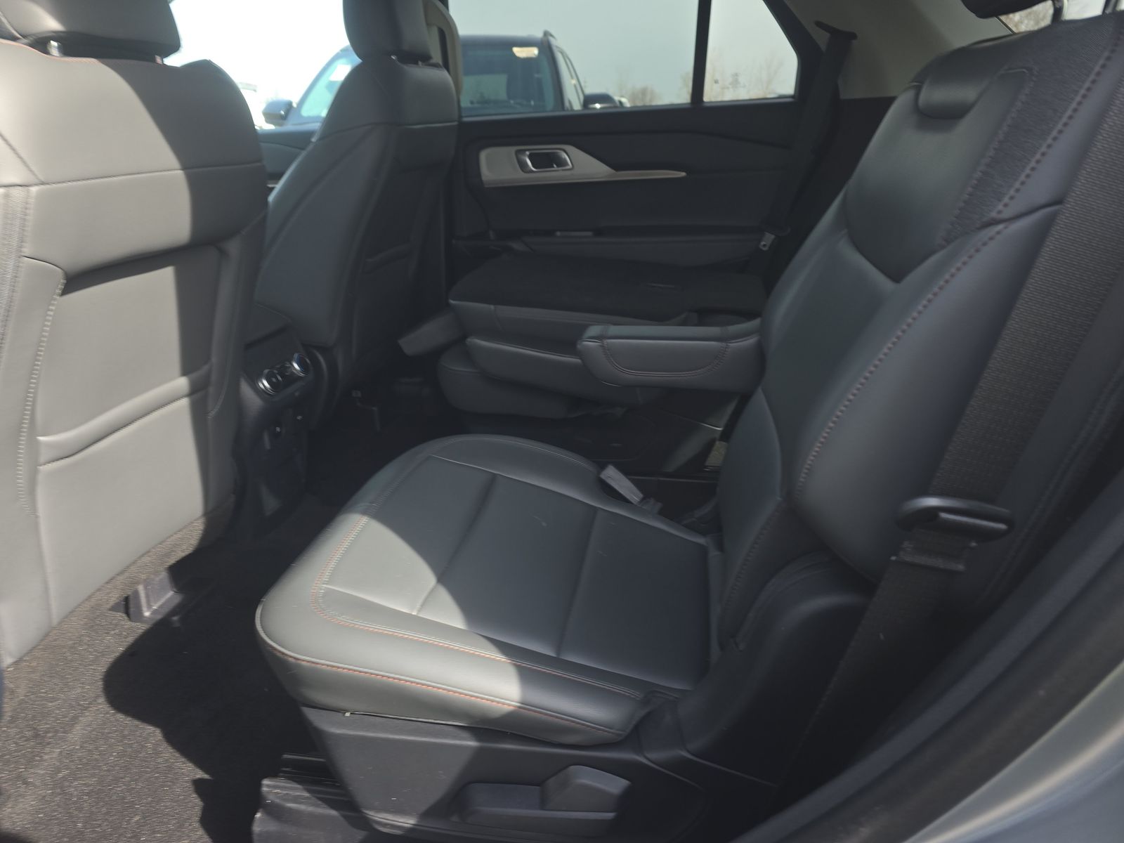 2025 Ford Explorer Active RWD