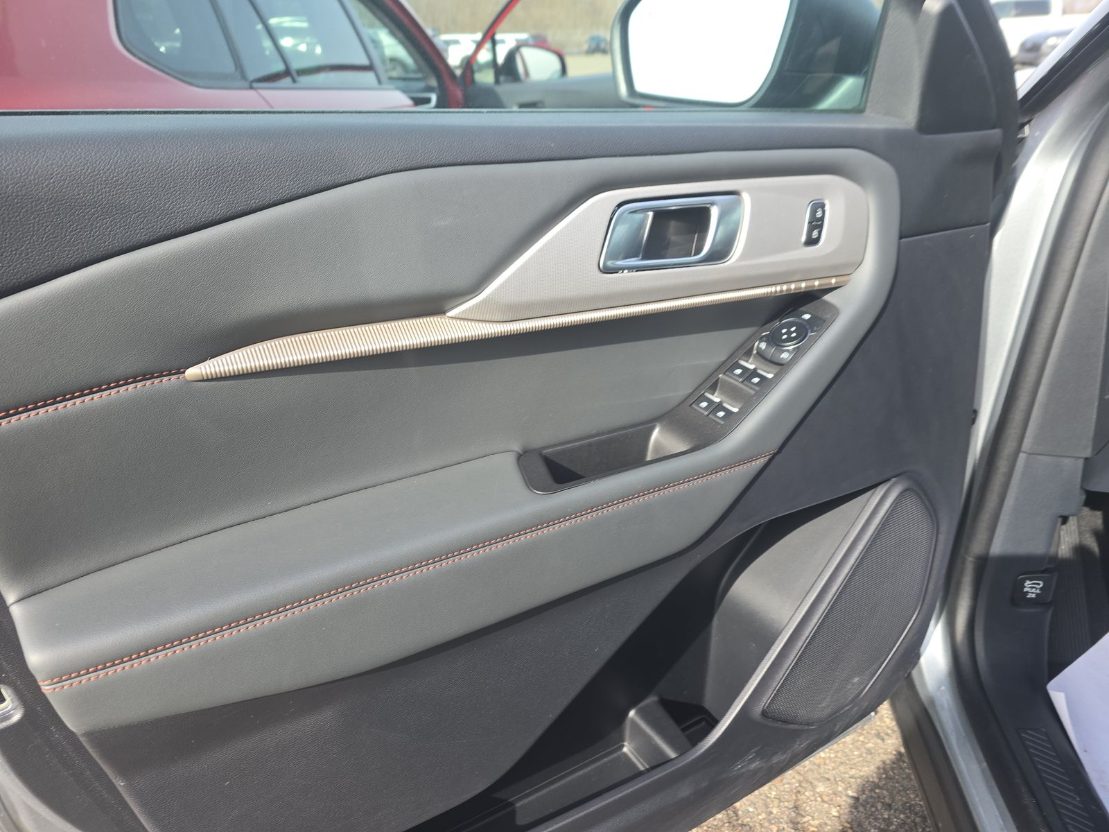 2025 Ford Explorer Active RWD