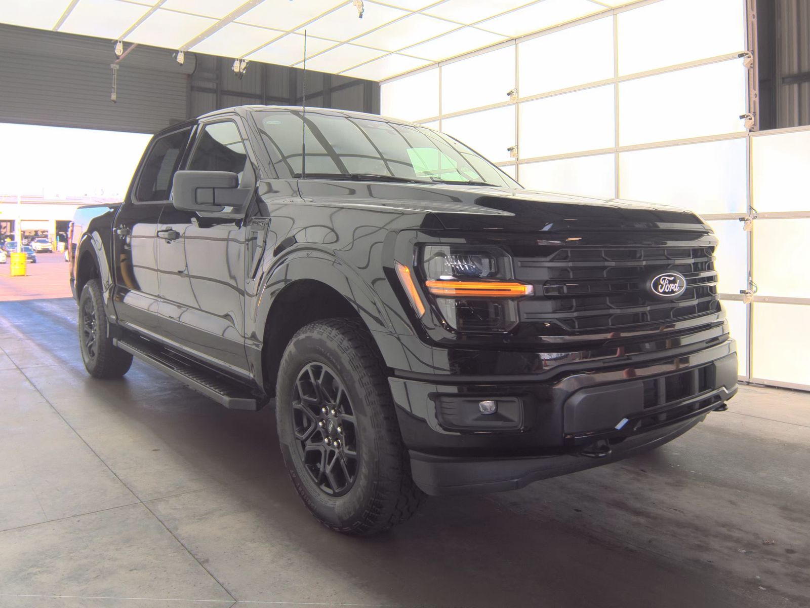 2025 Ford F-150 XLT AWD