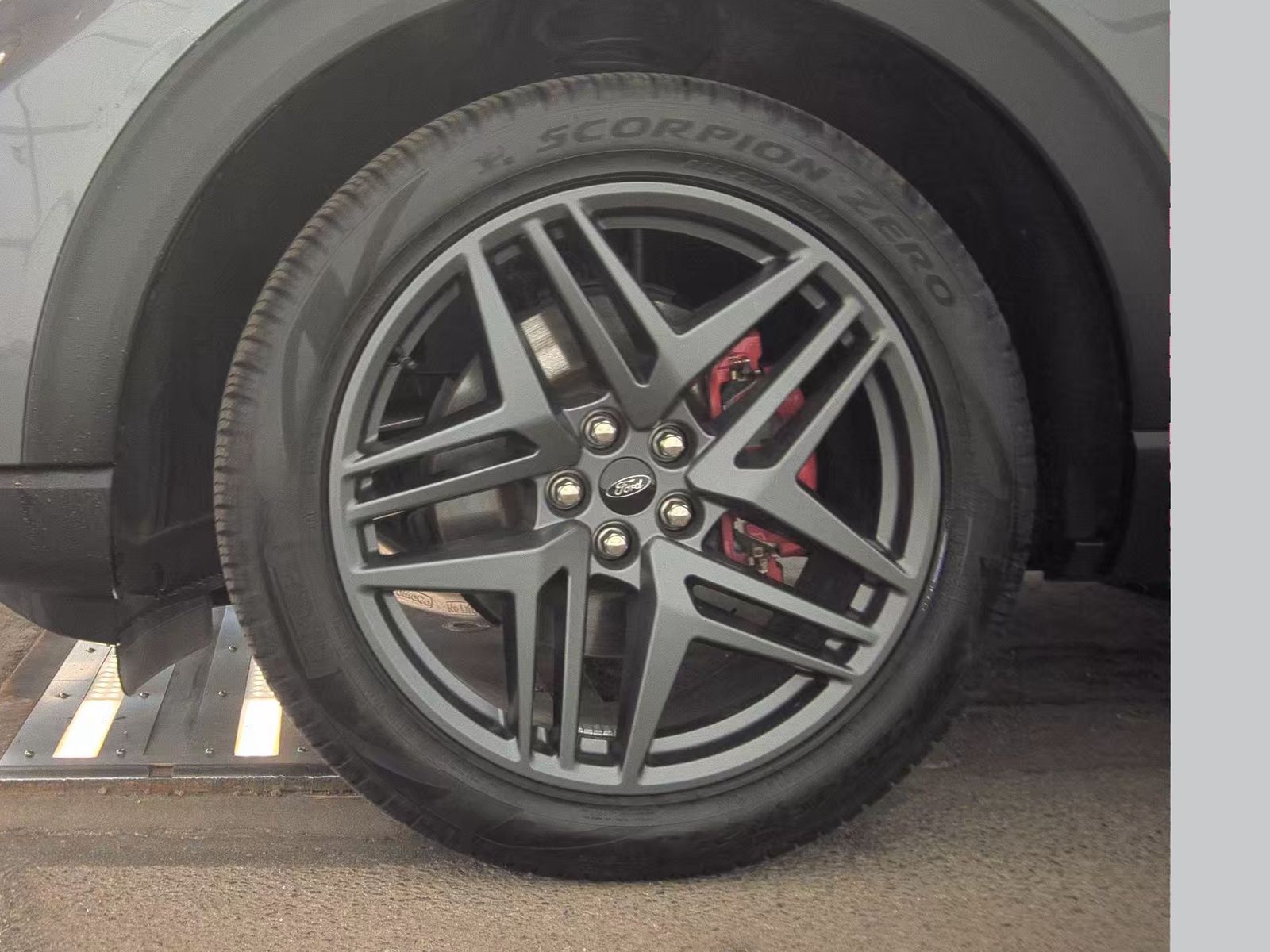 2025 Ford Explorer ST-Line AWD