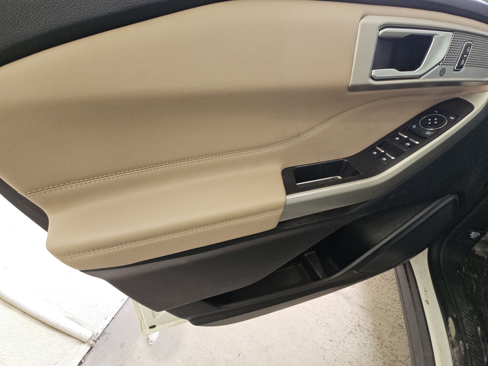 2023 Ford Explorer XLT AWD