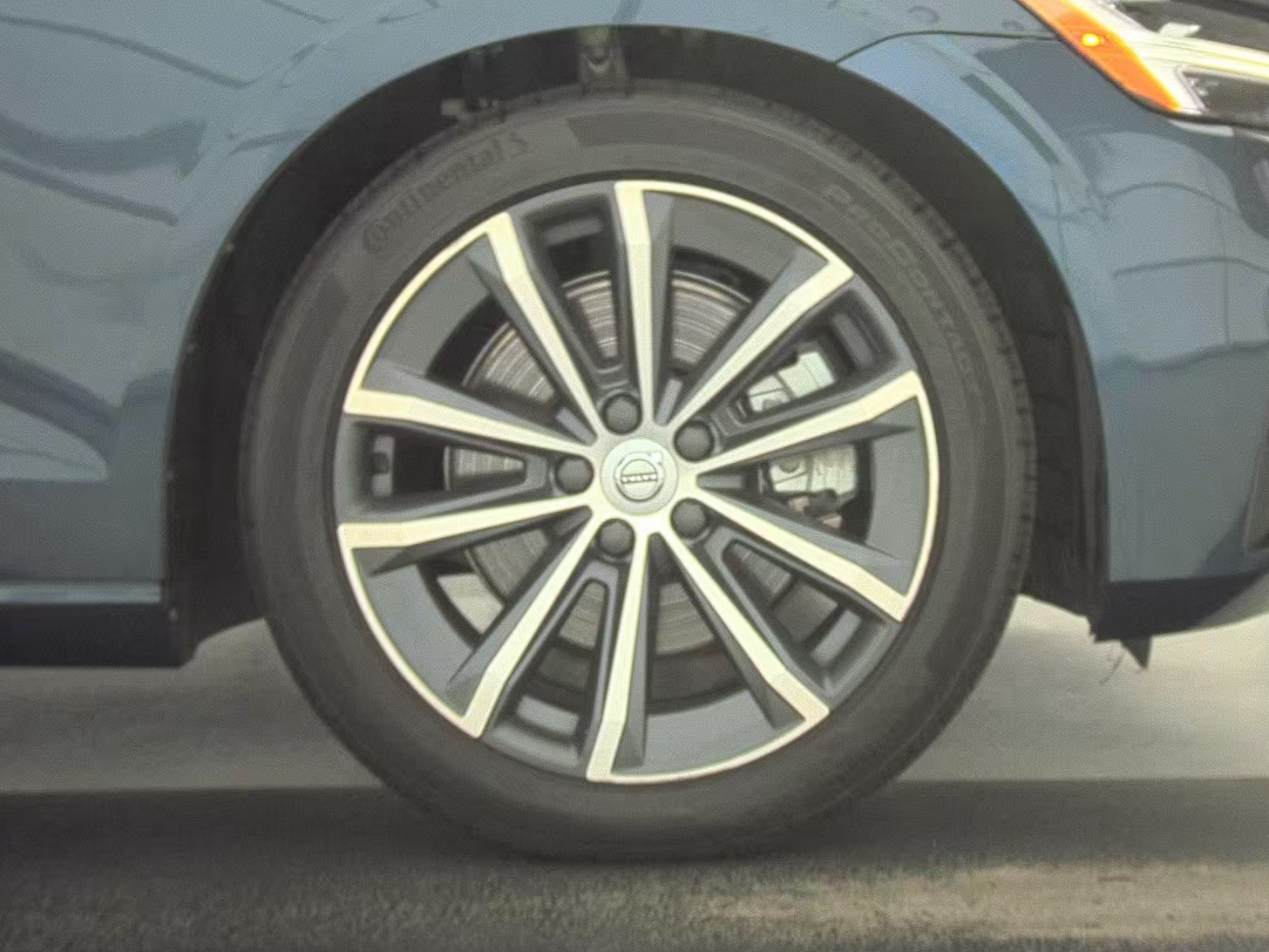 2022 Volvo S60 B5 Inscription FWD