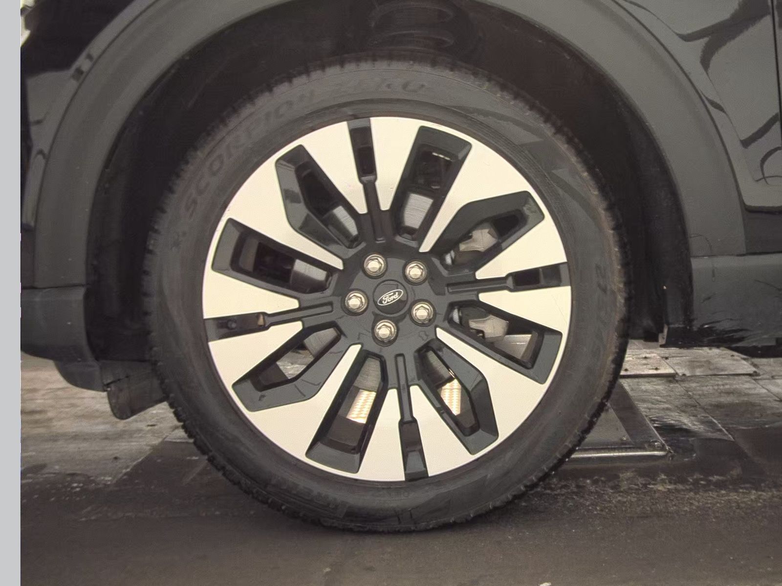 2025 Ford Explorer Platinum AWD