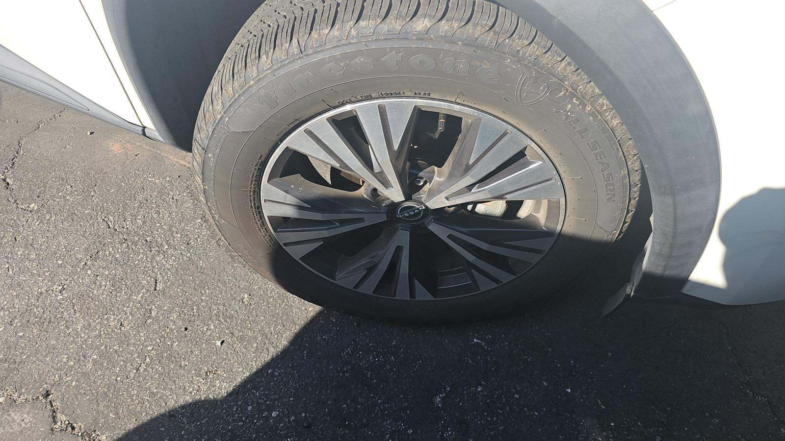 2022 Nissan Rogue SV FWD