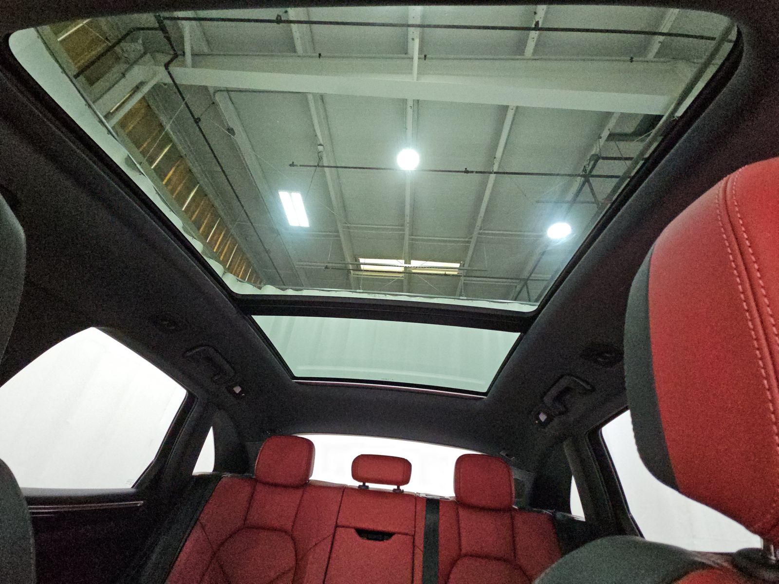 2022 Porsche Macan Base AWD