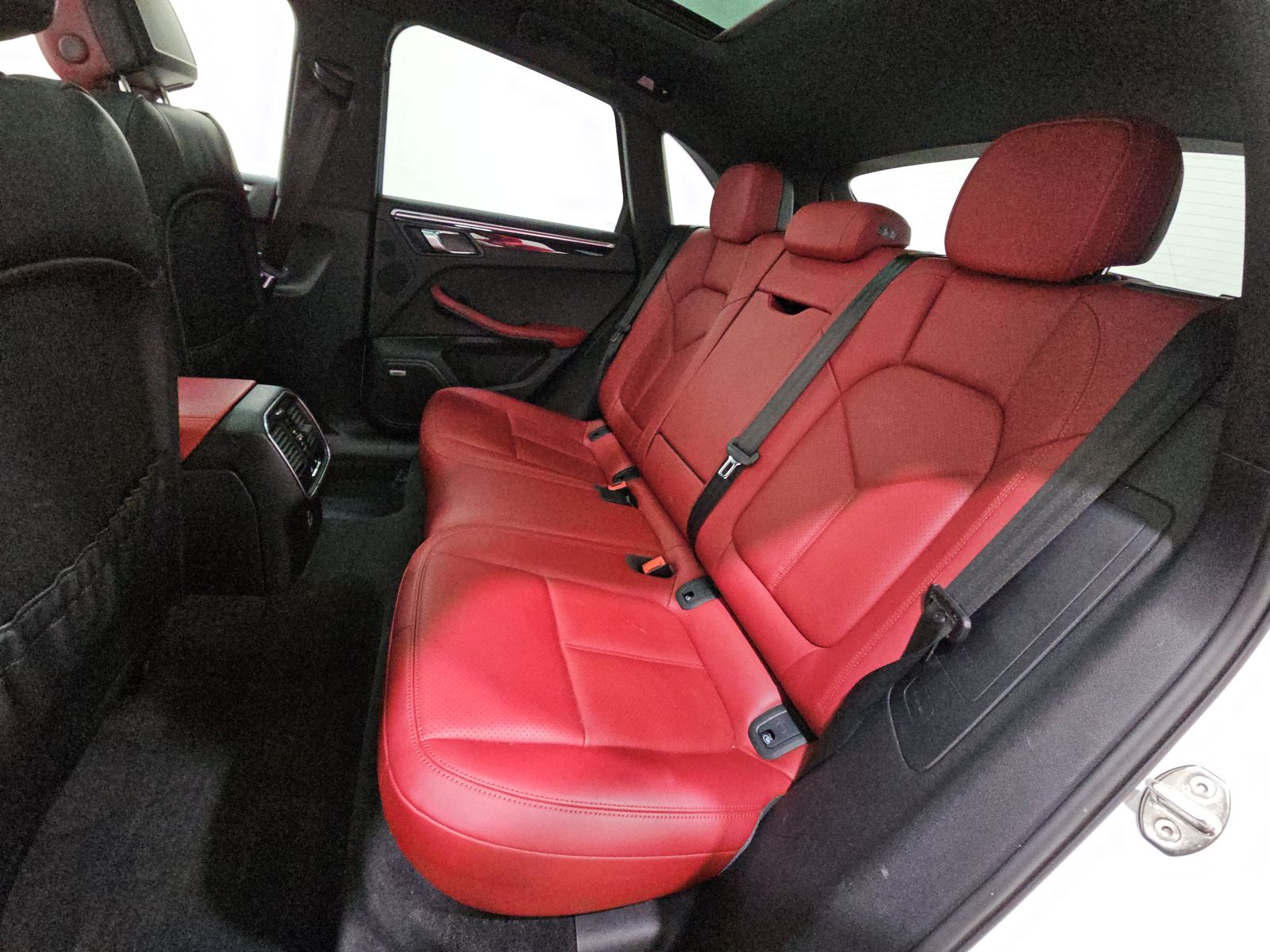 2022 Porsche Macan Base AWD