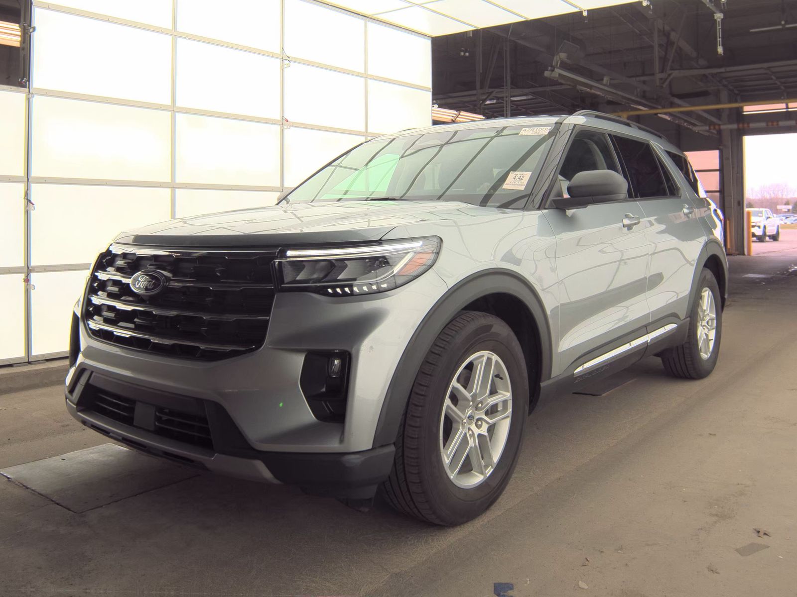2025 Ford Explorer Active RWD