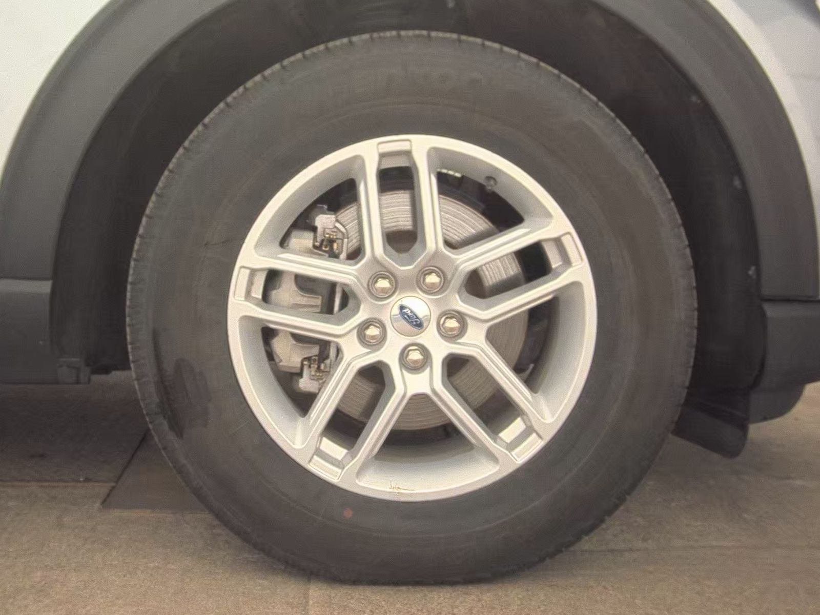 2025 Ford Explorer Active RWD