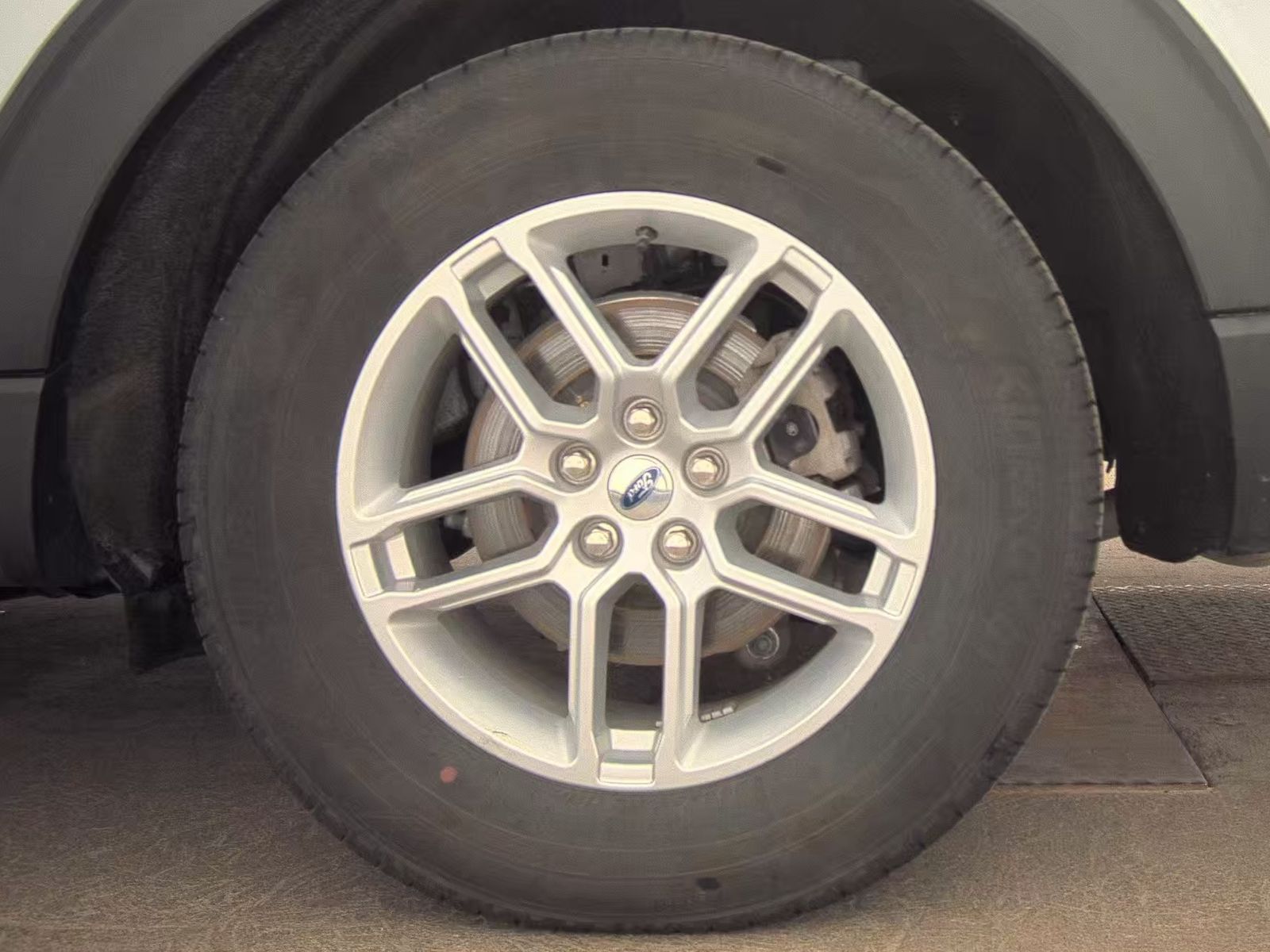 2025 Ford Explorer Active RWD