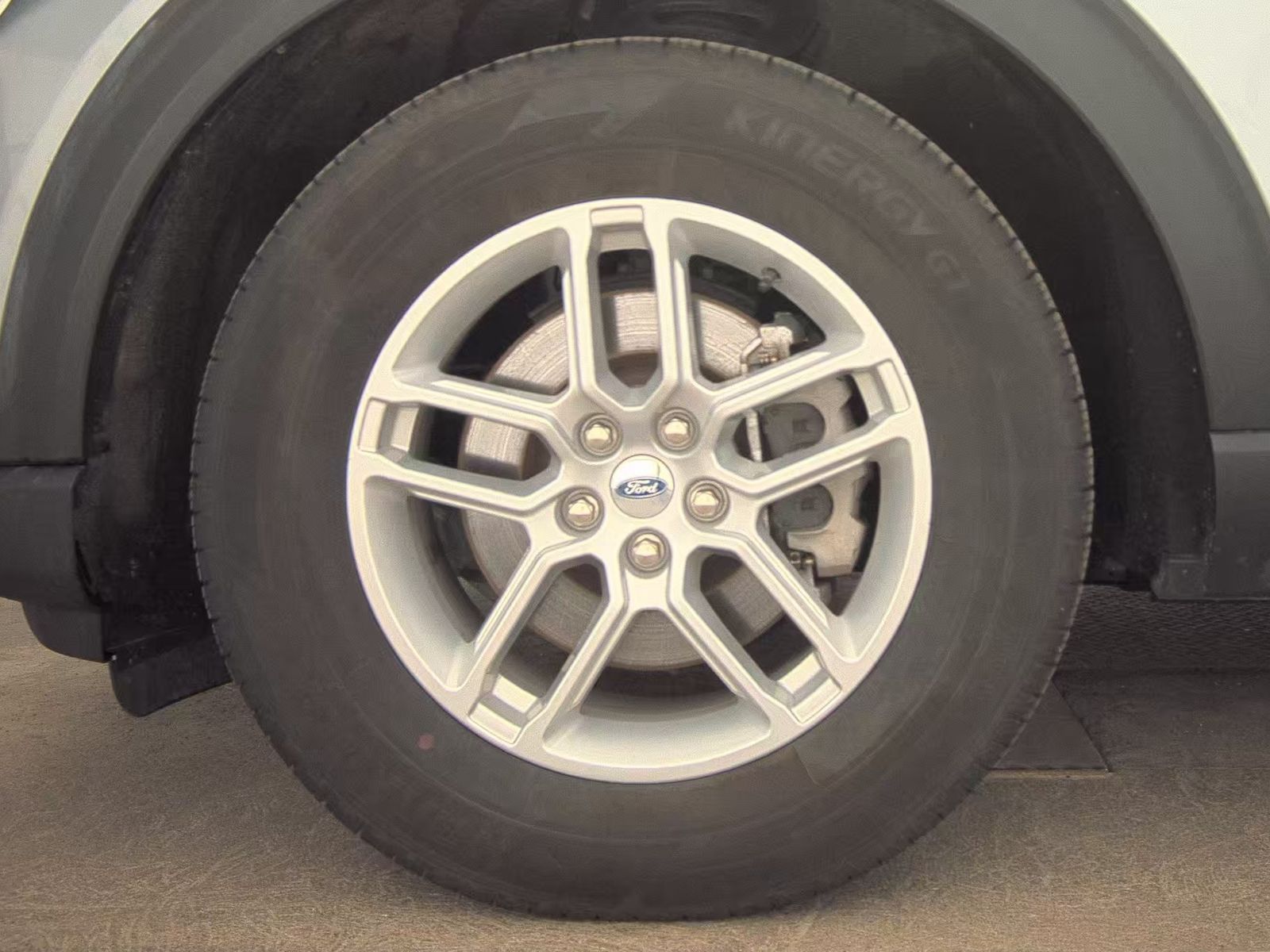 2025 Ford Explorer Active RWD