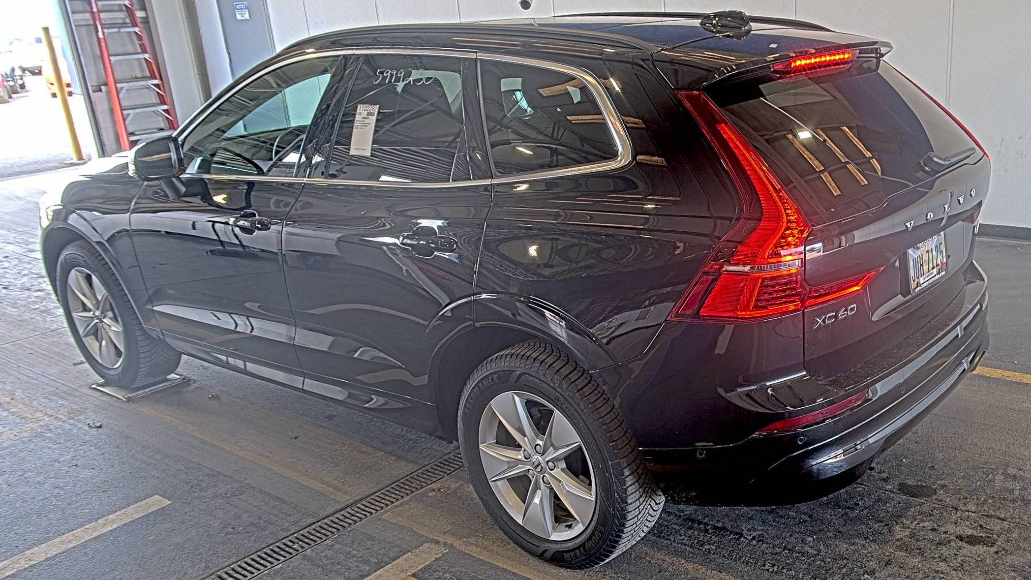 2022 Volvo XC60 B5 Momentum AWD